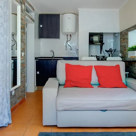 Apartment Cosy By The Flea Market And Tram 28 *