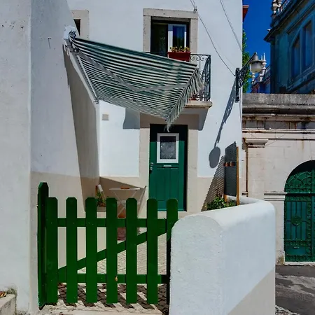 Cosy By The Flea Market And Tram 28 Lisbon