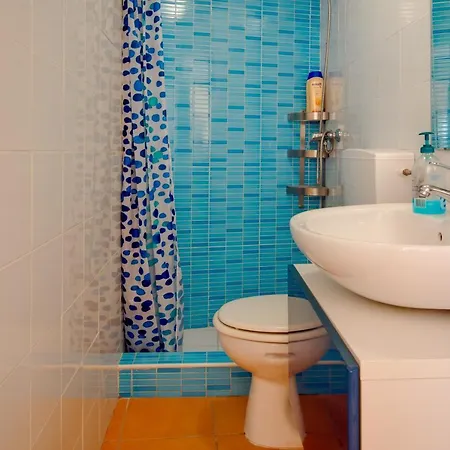 Cosy By The Flea Market And Tram 28